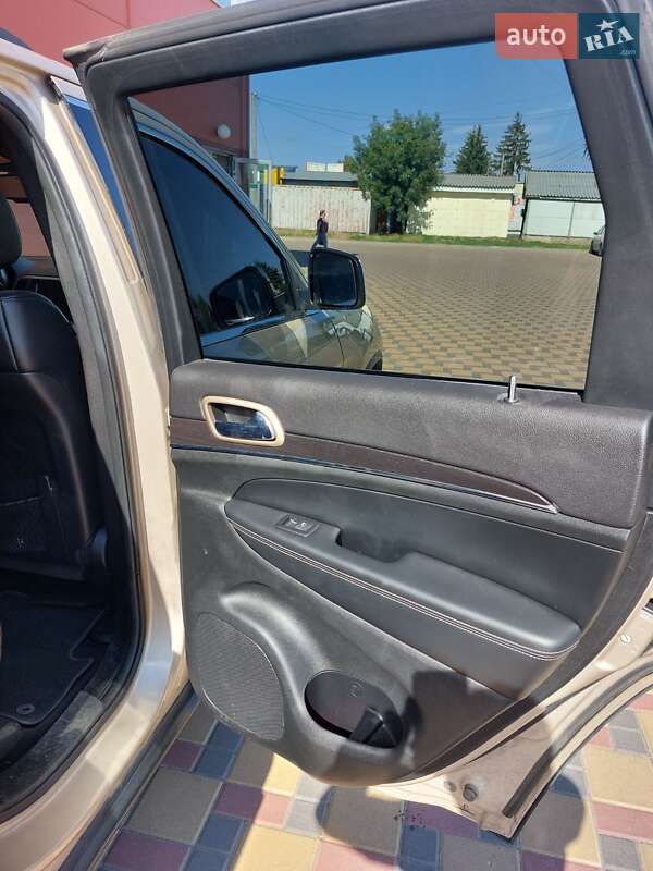 Внедорожник / Кроссовер Jeep Grand Cherokee 2014 в Гайсине