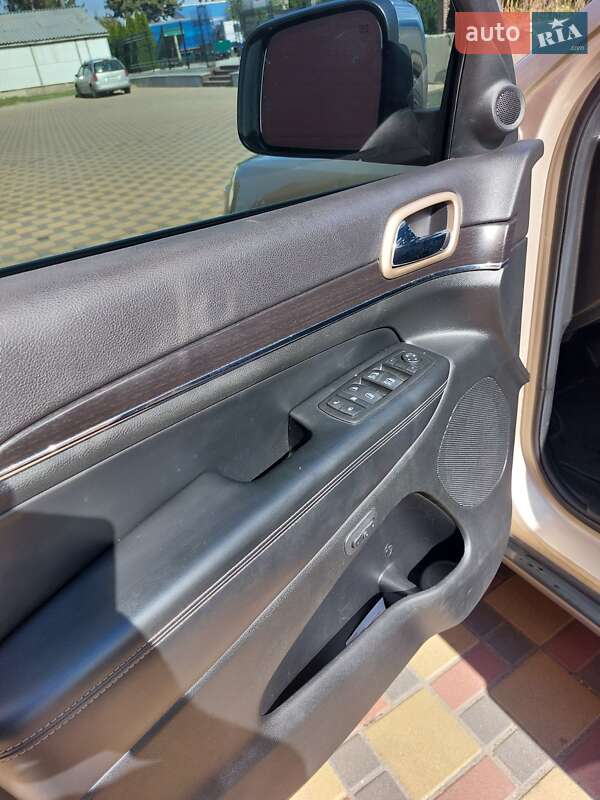 Внедорожник / Кроссовер Jeep Grand Cherokee 2014 в Гайсине