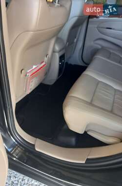 Внедорожник / Кроссовер Jeep Grand Cherokee 2012 в 