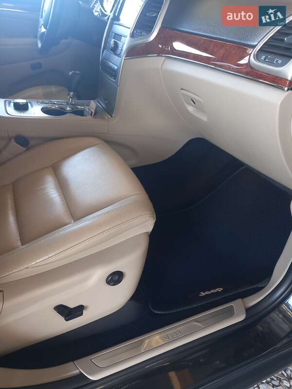 Внедорожник / Кроссовер Jeep Grand Cherokee 2012 в Каменец-Подольском