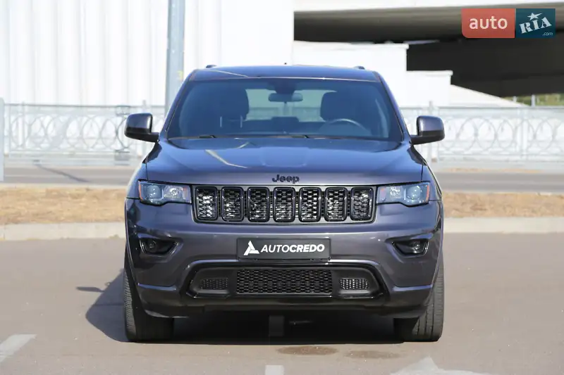 Позашляховик / Кросовер Jeep Grand Cherokee 2021 в 