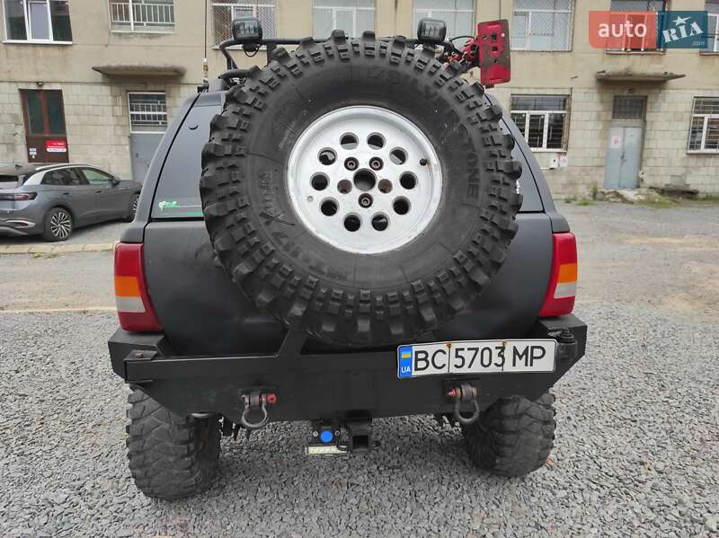 Внедорожник / Кроссовер Jeep Grand Cherokee 2001 в Львове