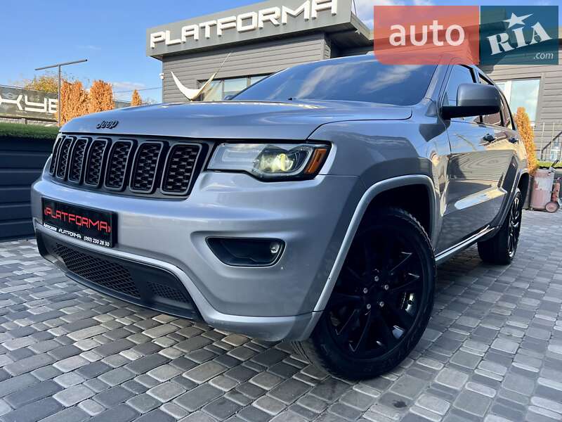 Позашляховик / Кросовер Jeep Grand Cherokee 2017 в Києві