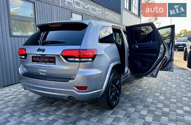 Позашляховик / Кросовер Jeep Grand Cherokee 2017 в Києві