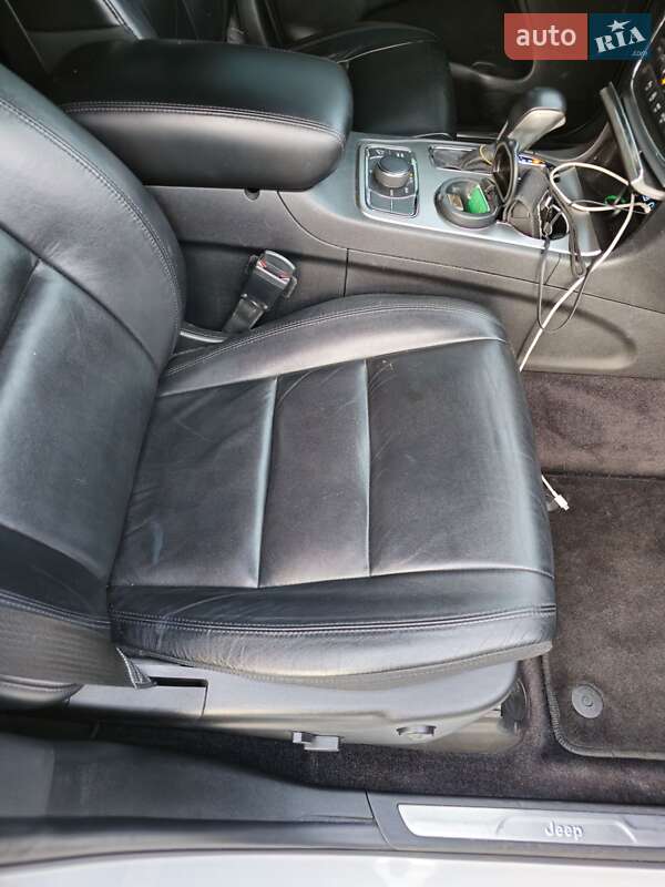 Внедорожник / Кроссовер Jeep Grand Cherokee 2017 в Киеве