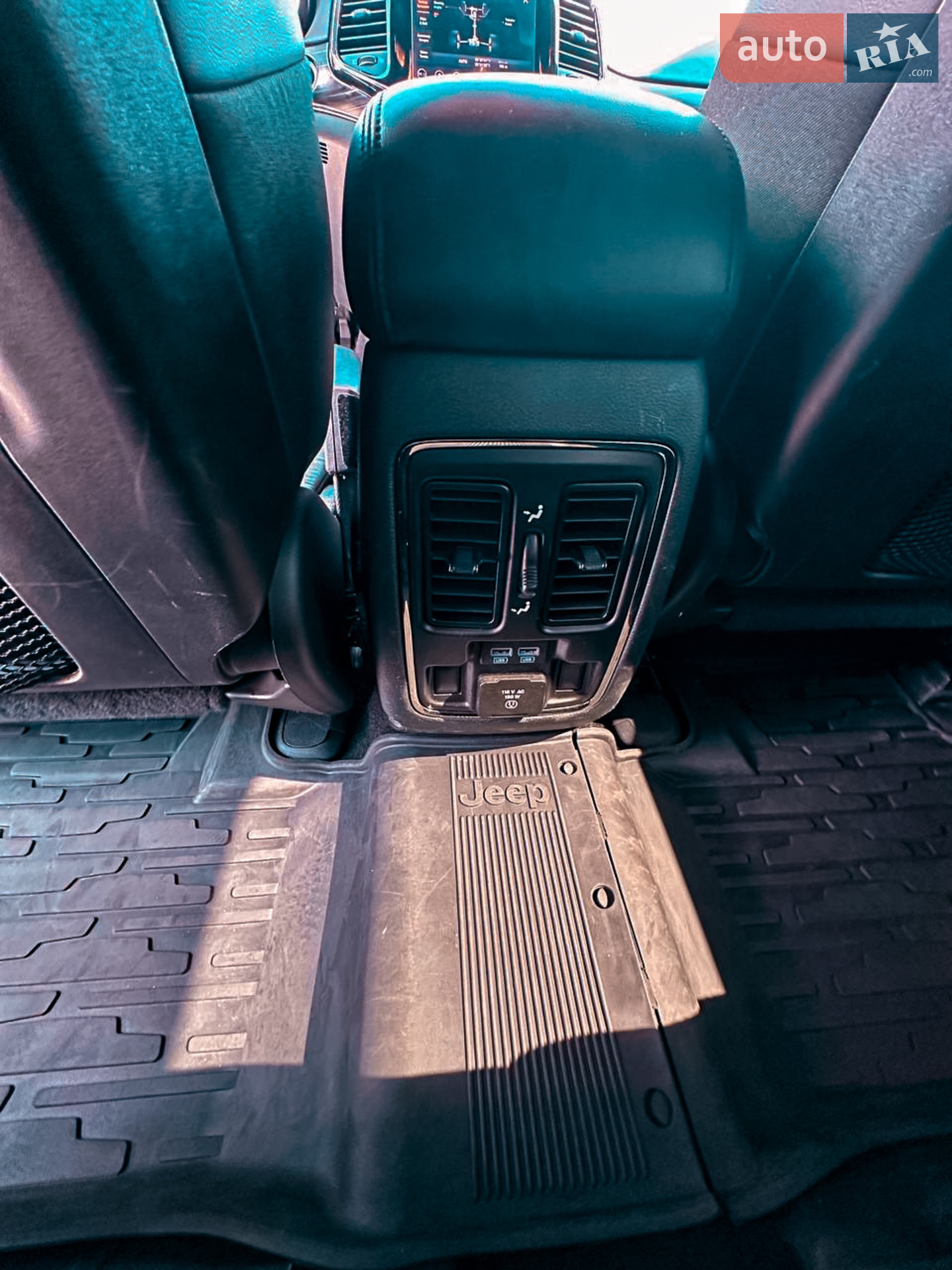 Jeep Grand Cherokee 2019 VIN 1C4RJFBG8KC773429 фото оголошення 19 з 23