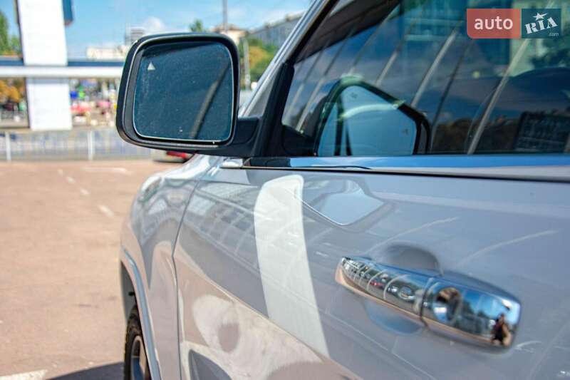 Внедорожник / Кроссовер Jeep Grand Cherokee 2014 в Киеве фото 21 Внедорожник / Кроссовер Jeep Grand Cherokee 2014 в Киеве