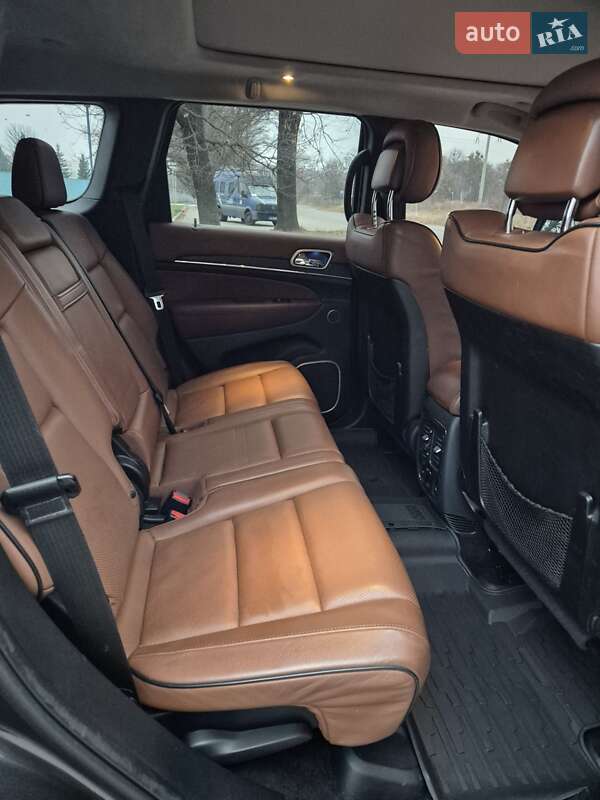 Внедорожник / Кроссовер Jeep Grand Cherokee 2016 в Полтаве