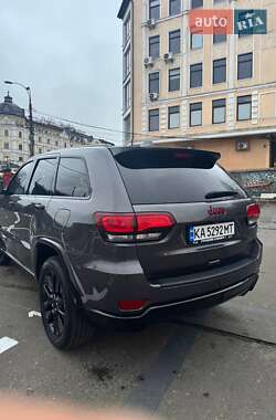 Внедорожник / Кроссовер Jeep Grand Cherokee 2021 в Киеве