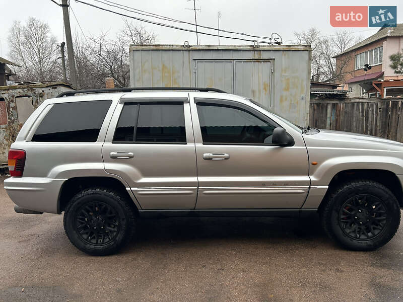 Внедорожник / Кроссовер Jeep Grand Cherokee 2003 в 