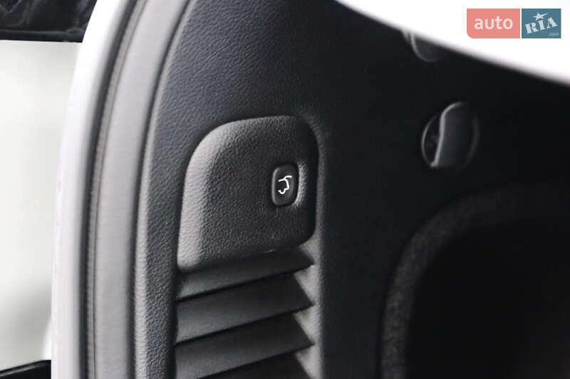 Внедорожник / Кроссовер Jeep Grand Cherokee 2018 в Киеве фото 8 Внедорожник / Кроссовер Jeep Grand Cherokee 2018 в Киеве