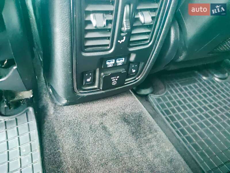 Внедорожник / Кроссовер Jeep Grand Cherokee 2016 в Киеве фото 11 Внедорожник / Кроссовер Jeep Grand Cherokee 2016 в Киеве