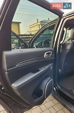 Позашляховик / Кросовер Jeep Grand Cherokee 2020 в 
