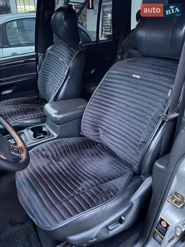 Внедорожник / Кроссовер Jeep Grand Cherokee 2003 в Черновцах
