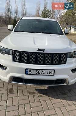 Внедорожник / Кроссовер Jeep Grand Cherokee 2017 в Кременчуге