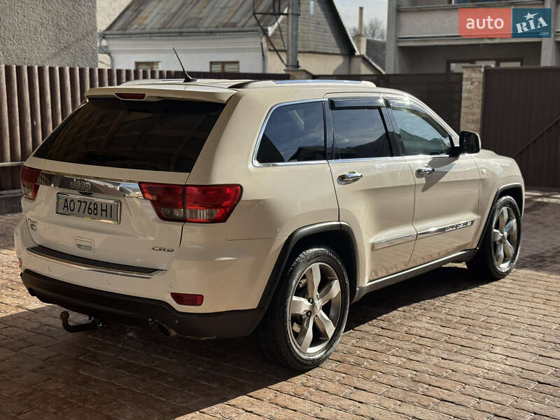 Внедорожник / Кроссовер Jeep Grand Cherokee 2011 в Рахове