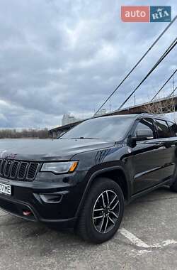 Внедорожник / Кроссовер Jeep Grand Cherokee 2018 в 