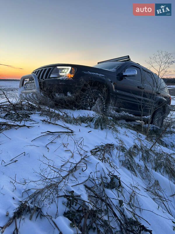 Внедорожник / Кроссовер Jeep Grand Cherokee 2002 в Нововолынске