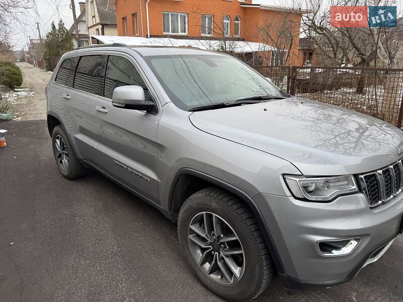 Внедорожник / Кроссовер Jeep Grand Cherokee 2019 в Киеве