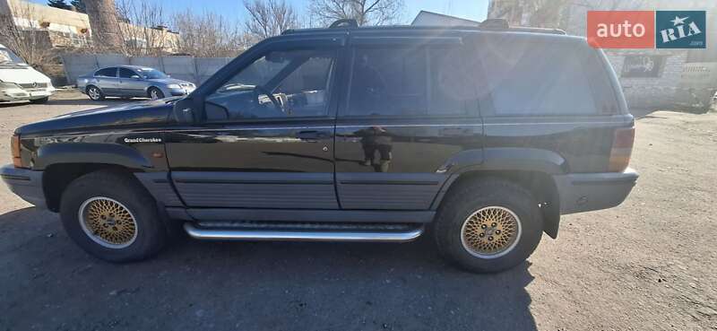 Внедорожник / Кроссовер Jeep Grand Cherokee 1995 в Дружковке