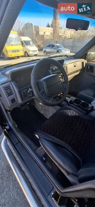 Внедорожник / Кроссовер Jeep Grand Cherokee 1995 в Дружковке