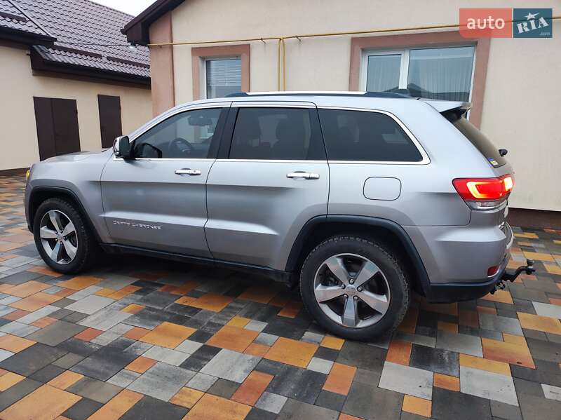 Внедорожник / Кроссовер Jeep Grand Cherokee 2016 в Черкассах
