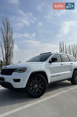 Внедорожник / Кроссовер Jeep Grand Cherokee 2017 в Киеве