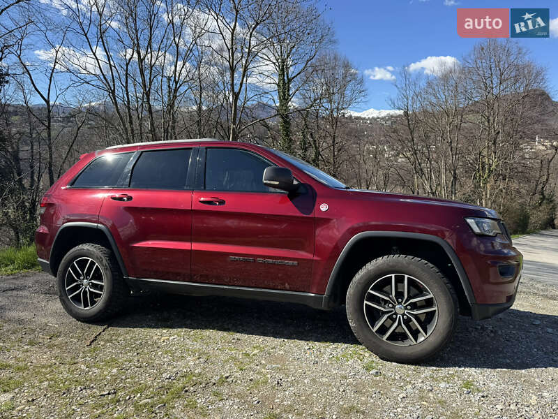 Внедорожник / Кроссовер Jeep Grand Cherokee 2016 в Киеве