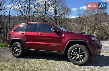 Внедорожник / Кроссовер Jeep Grand Cherokee 2016 в 