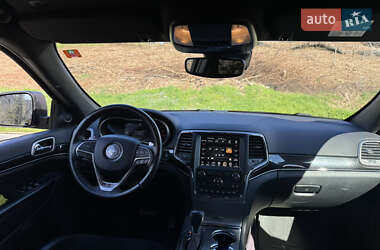 Внедорожник / Кроссовер Jeep Grand Cherokee 2016 в 