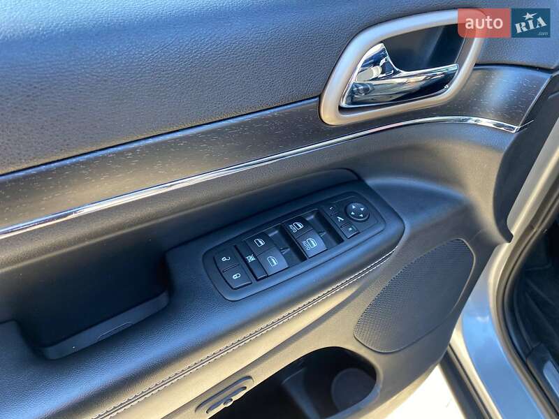 Позашляховик / Кросовер Jeep Grand Cherokee 2015 в Львові