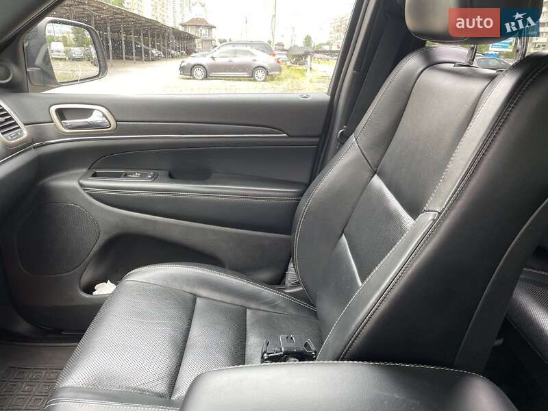 Внедорожник / Кроссовер Jeep Grand Cherokee 2015 в Киеве