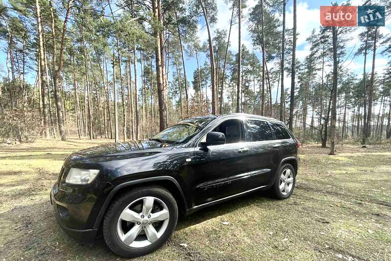 Позашляховик / Кросовер Jeep Grand Cherokee 2011 в 