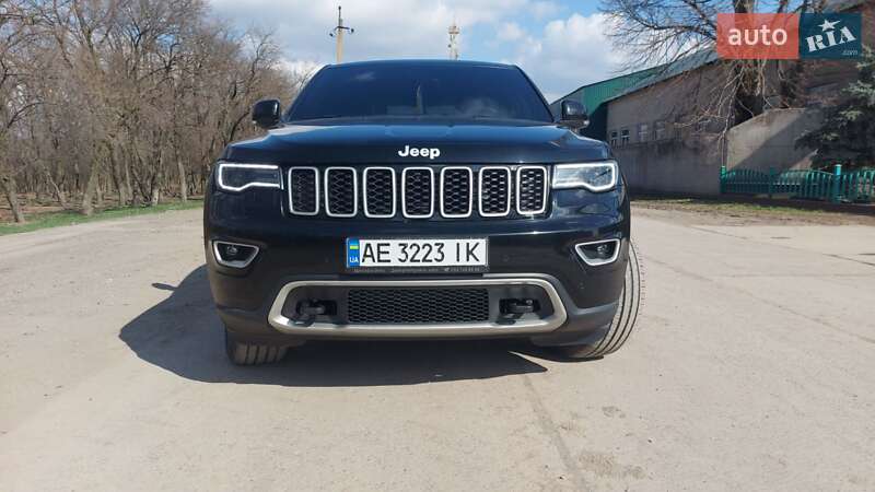 Внедорожник / Кроссовер Jeep Grand Cherokee 2017 в 