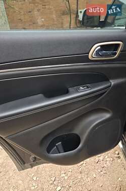 Позашляховик / Кросовер Jeep Grand Cherokee 2015 в 