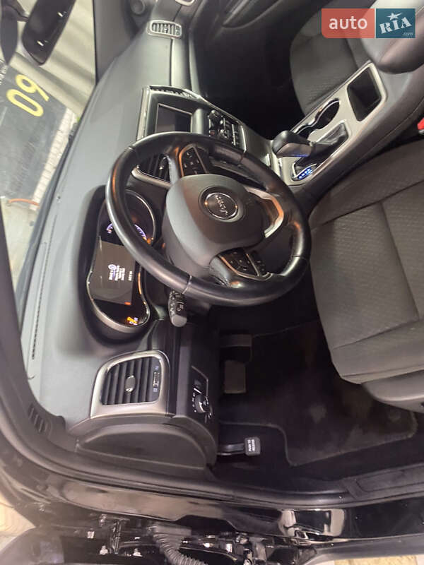 Внедорожник / Кроссовер Jeep Grand Cherokee 2020 в Киеве