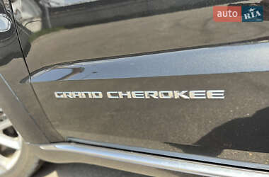 Внедорожник / Кроссовер Jeep Grand Cherokee 2015 в 