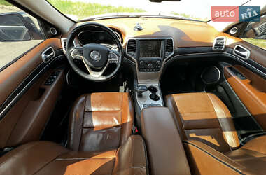 Внедорожник / Кроссовер Jeep Grand Cherokee 2015 в 