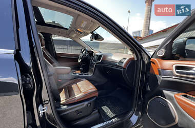 Внедорожник / Кроссовер Jeep Grand Cherokee 2015 в 