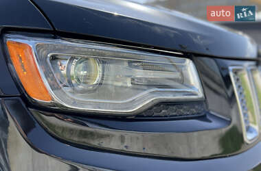 Внедорожник / Кроссовер Jeep Grand Cherokee 2015 в 