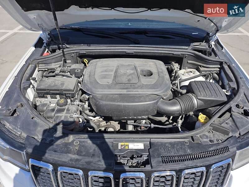 Позашляховик / Кросовер Jeep Grand Cherokee 2018 в Києві фото 23 Позашляховик / Кросовер Jeep Grand Cherokee 2018 в Києві