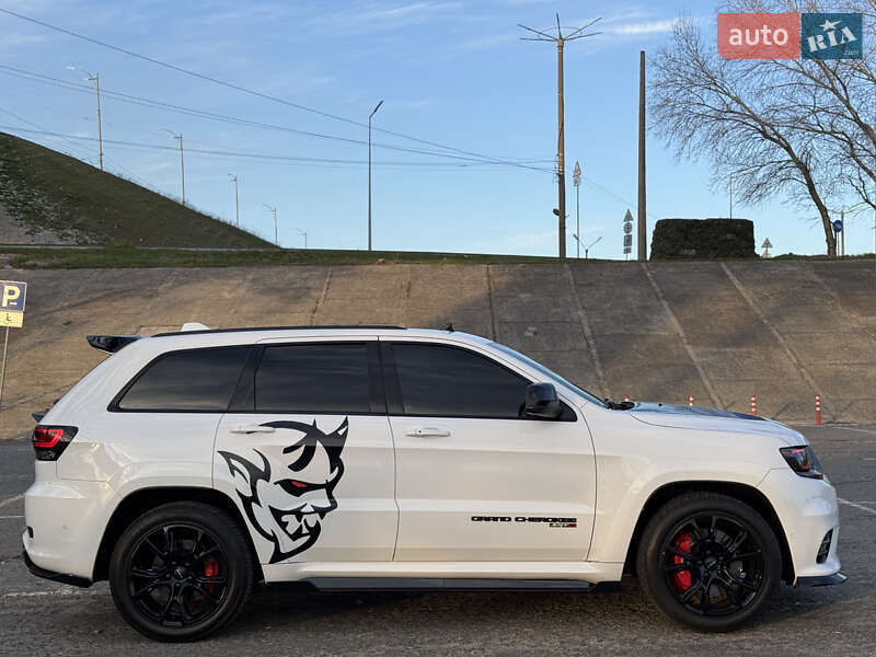 Внедорожник / Кроссовер Jeep Grand Cherokee 2017 в Киеве фото 9 Внедорожник / Кроссовер Jeep Grand Cherokee 2017 в Киеве