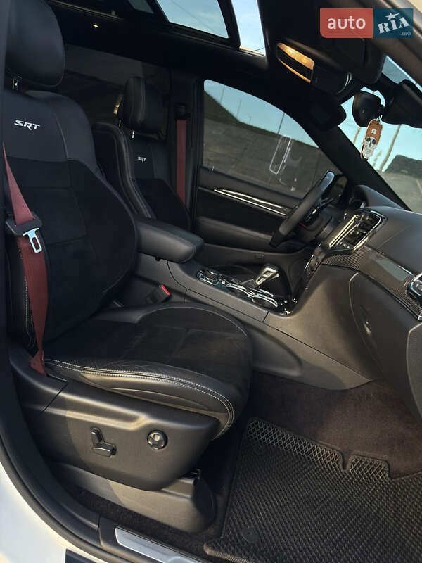 Внедорожник / Кроссовер Jeep Grand Cherokee 2017 в Киеве фото 19 Внедорожник / Кроссовер Jeep Grand Cherokee 2017 в Киеве