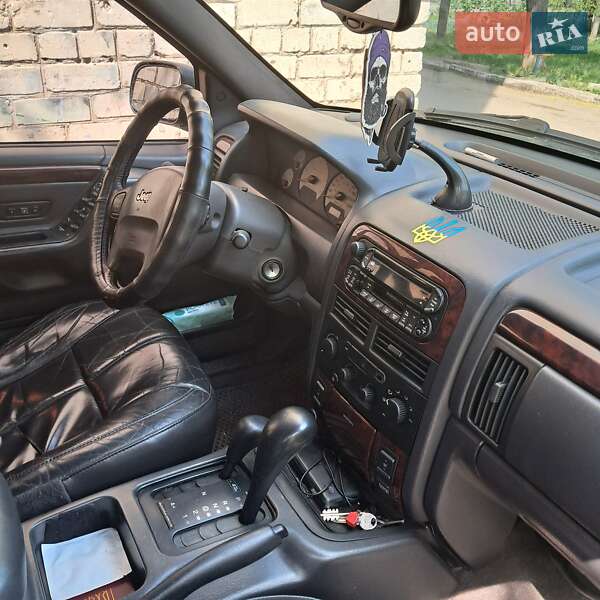 Внедорожник / Кроссовер Jeep Grand Cherokee 2001 в Краматорске
