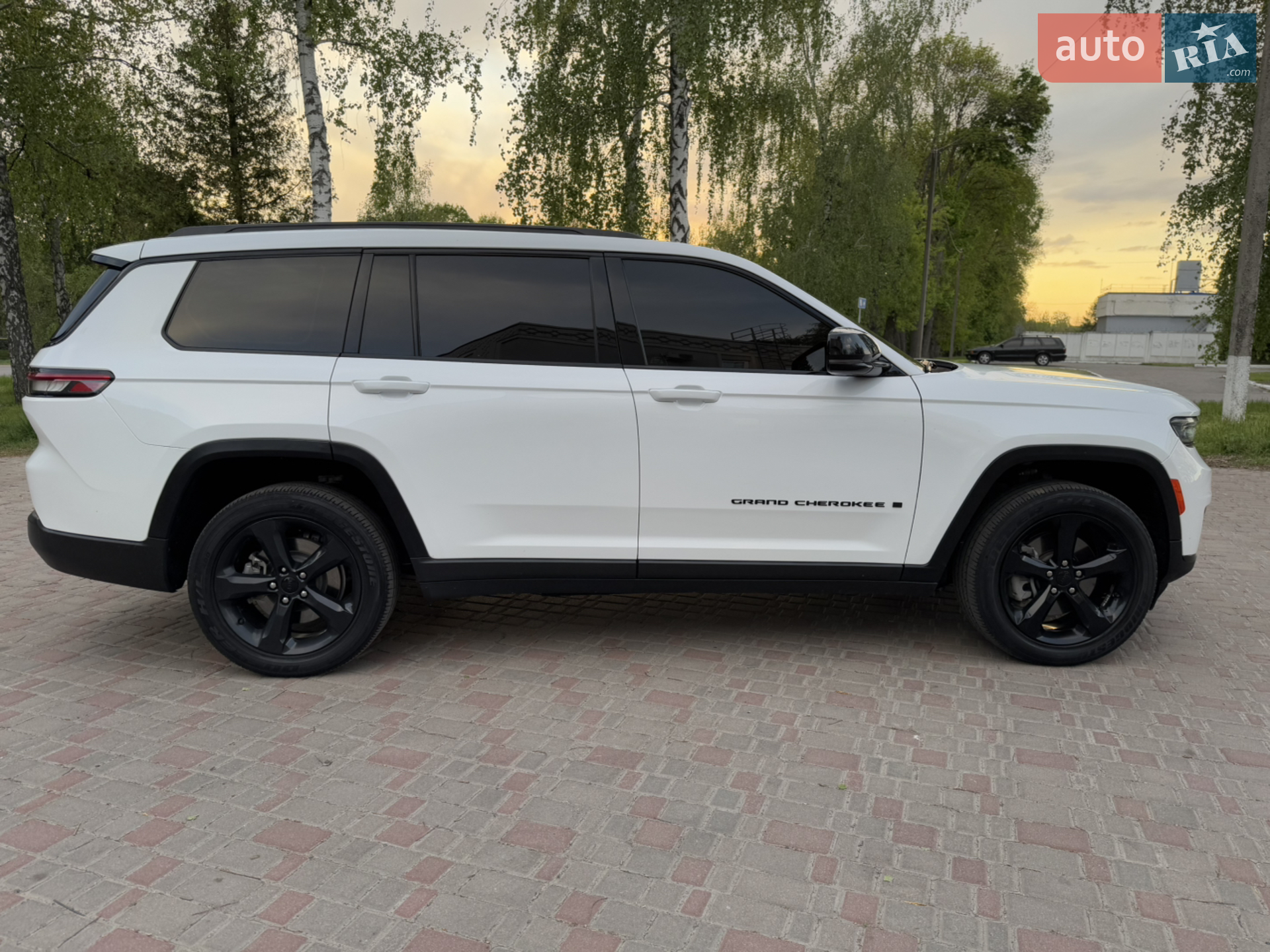 2022 Jeep Grand Cherokee - мініатюра 28