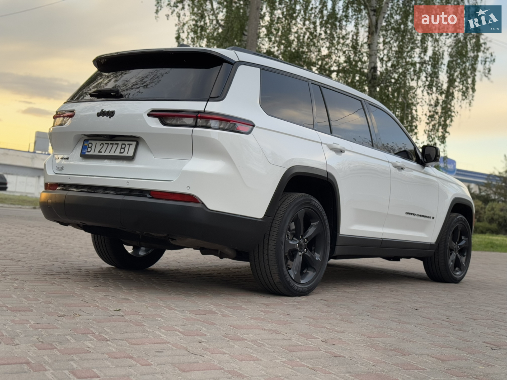 2022 Jeep Grand Cherokee - мініатюра 36