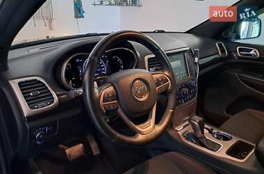 Внедорожник / Кроссовер Jeep Grand Cherokee 2016 в 