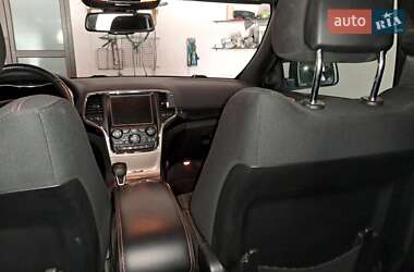 Внедорожник / Кроссовер Jeep Grand Cherokee 2016 в 