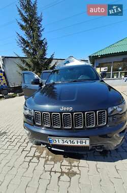 Внедорожник / Кроссовер Jeep Grand Cherokee 2016 в 