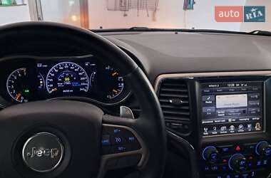 Внедорожник / Кроссовер Jeep Grand Cherokee 2016 в 